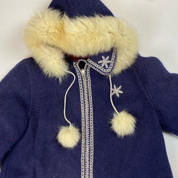 Vintage 1960s Inuit Wool and Fur Duffle Parka with Embroidered Animals - Sz M - Picture 13 of 16